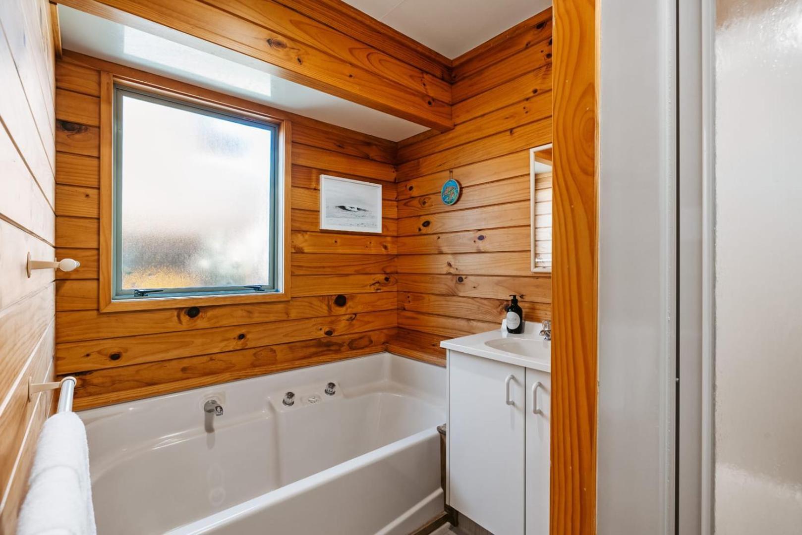 Villa The Iconic Kiwi Bach, Full Site Downtown Mount Mount Maunganui Exterior foto
