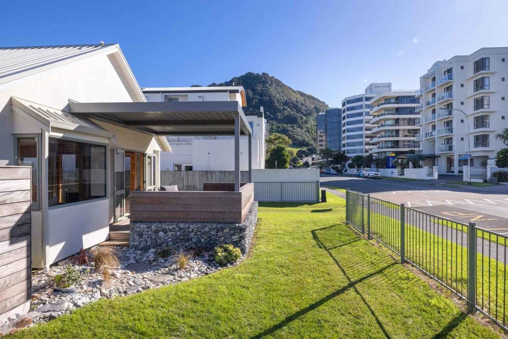 Villa The Iconic Kiwi Bach, Full Site Downtown Mount Mount Maunganui Exterior foto